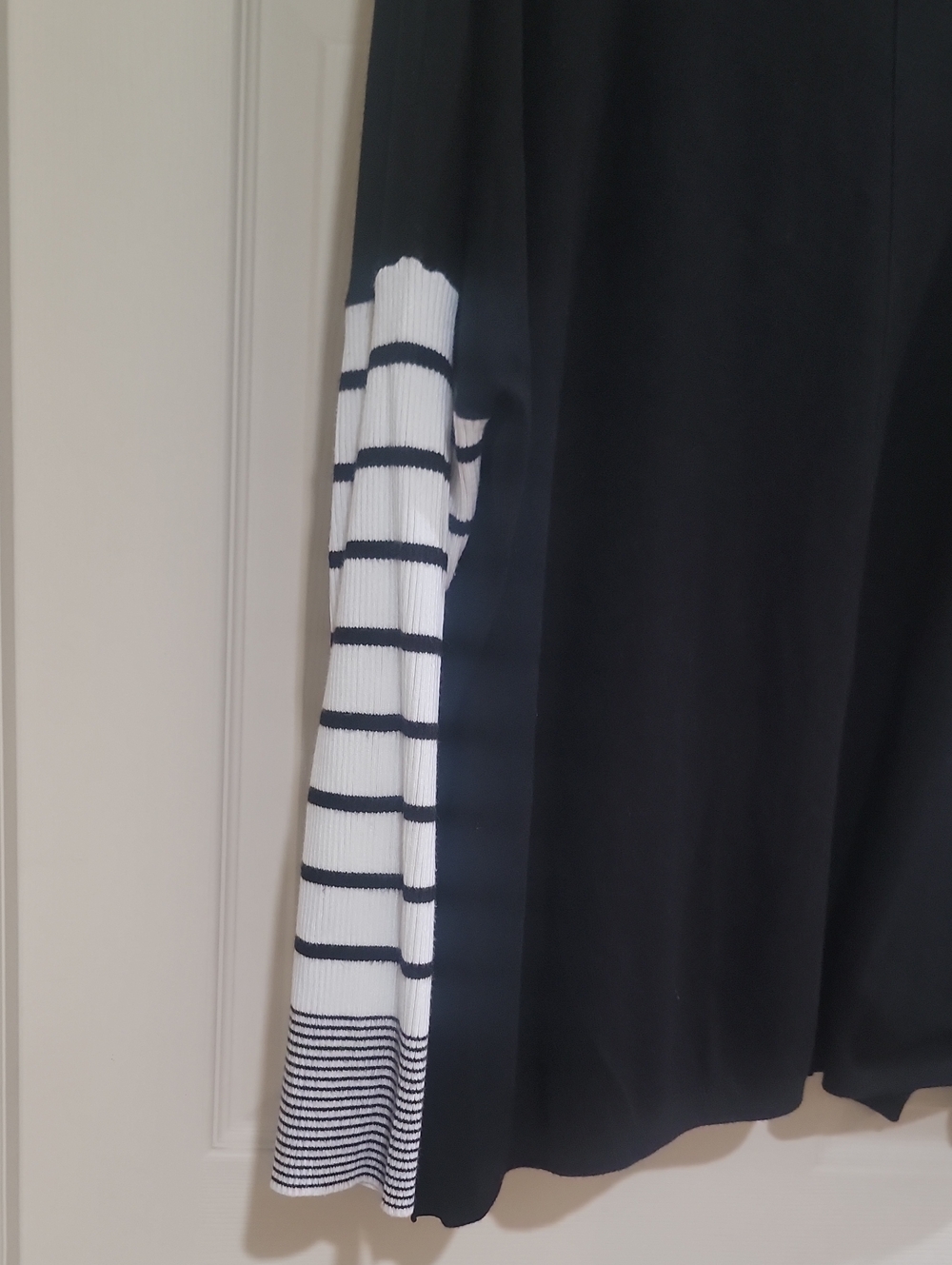 Sweater - Picture 5 of 5
